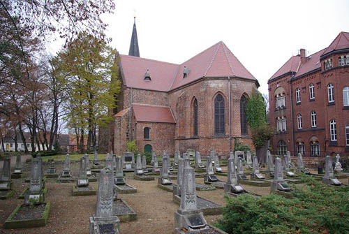 Sovjet Oorlogsgraven Liebfrauenkirche (Jterbog)