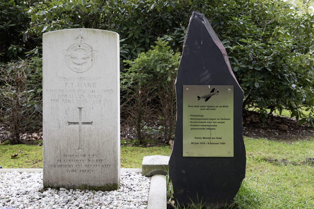 Memorials Vaassen General Cemetery #5