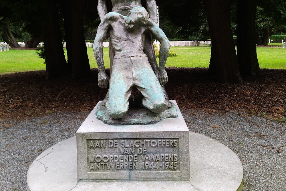 Monument Slachtoffers V-Wapens Schoonselhof
