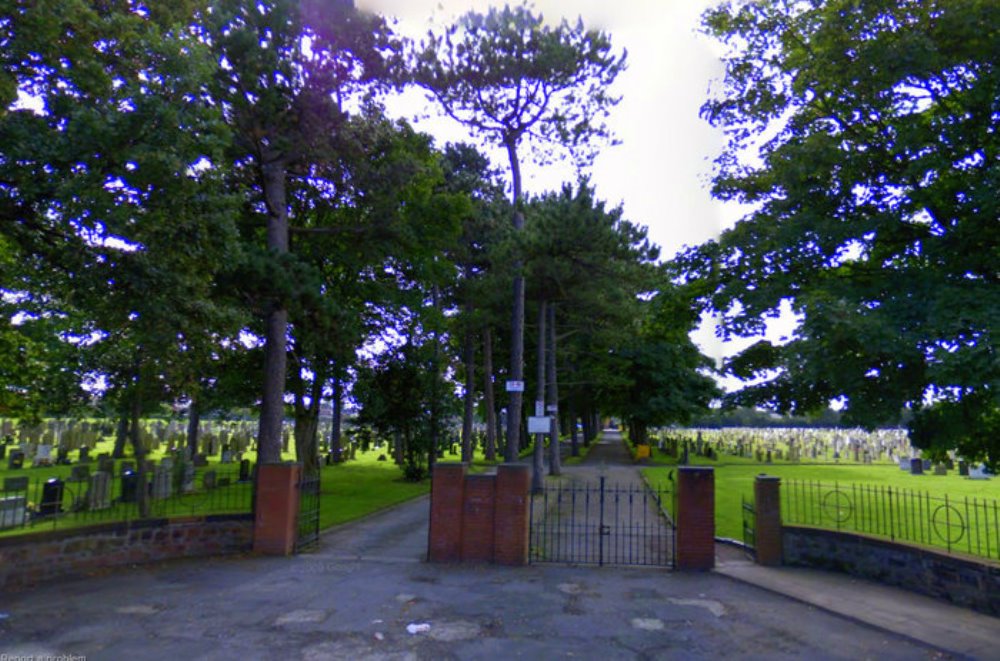 Commonwealth War Graves Yew Tree Roman Catholic Cemetery