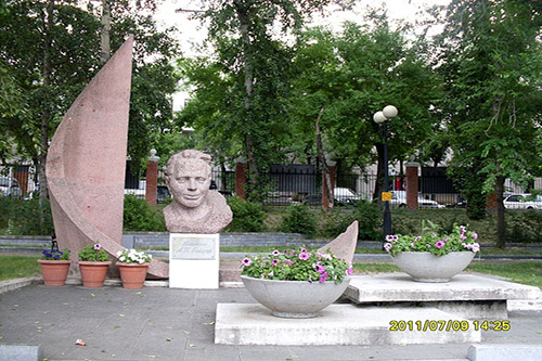 Monument Arkady Gaidar