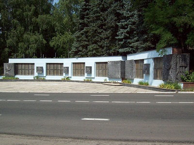 Sovjet Oorlogsbegraafplaats Dolyna