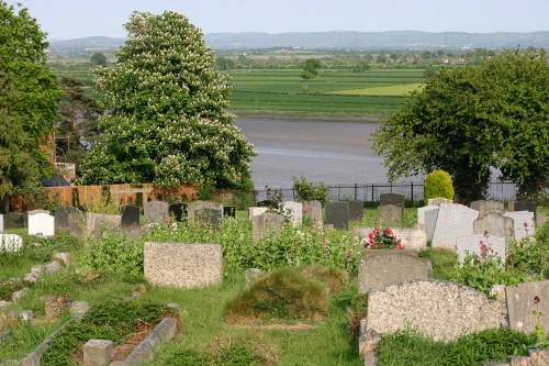 Oorlogsgraven van het Gemenebest St Peter Churchyard and Burial Ground