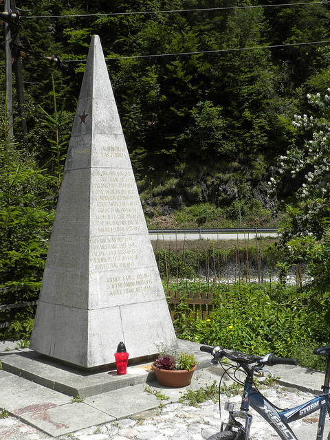 Monument Omgekomen Partizanen Solčava
