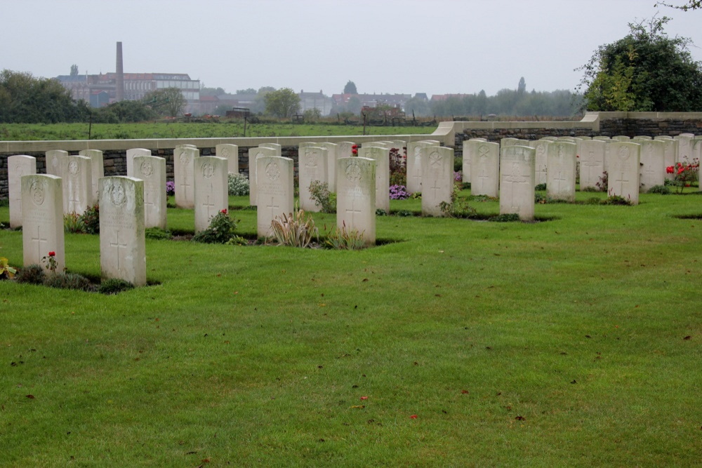 Commonwealth War Cemetery Croix-du-Bac #3