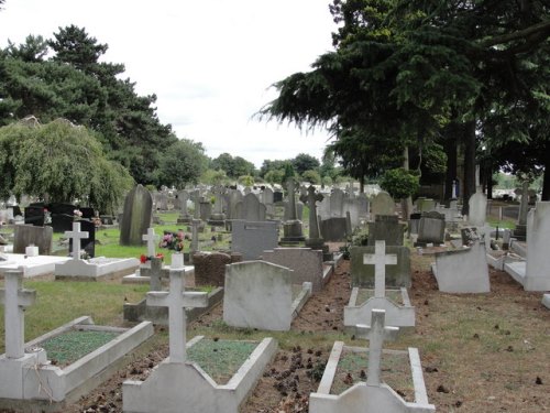 Commonwealth War Graves New Brentford Cemetery
