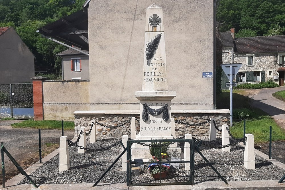 War Memorial Reuilly-Sauvigny #1