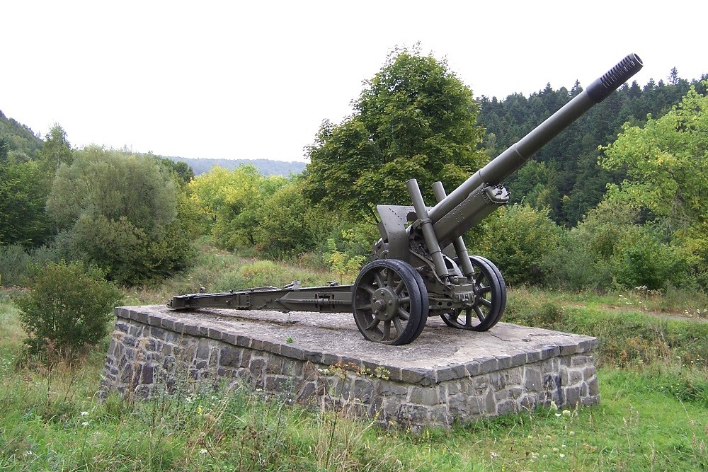 ML-20 152 mm Howitzer Vyn Komrnik