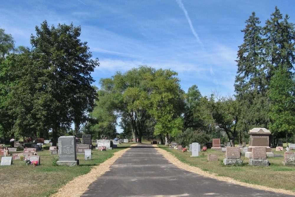 Commonwealth War Graves Big Falls Cemetery
