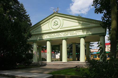 Mausoleum Russian Soldiers Trzcianka