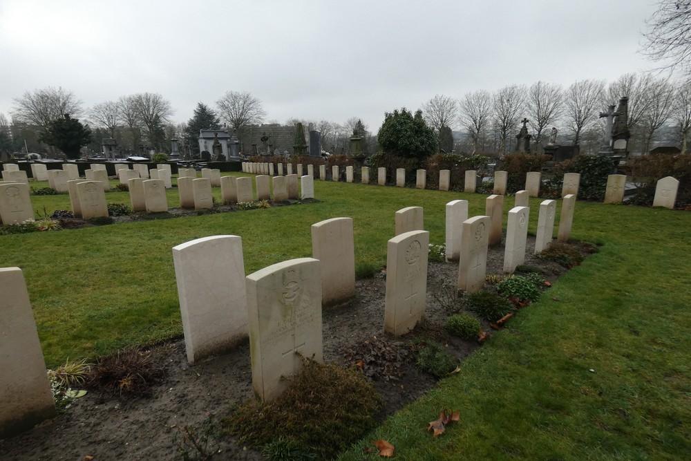 Commonwealth War Graves Charleroi