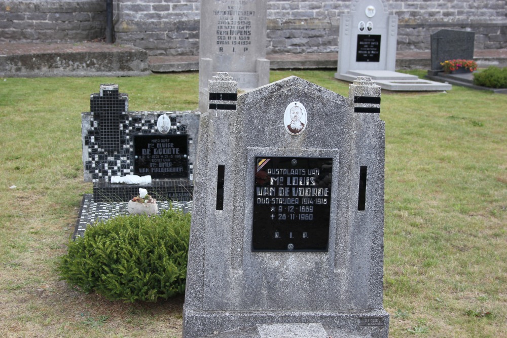 Belgian Graves Veterans Semmerzake