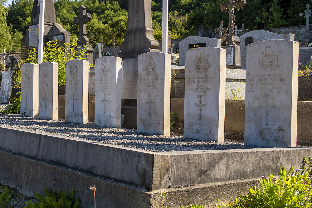 Commonwealth War Graves Les Hautes-Rivières Communal Cemetery #2