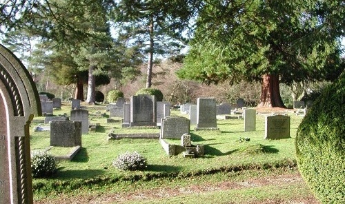 Commonwealth War Graves Carron Lane Cemetery