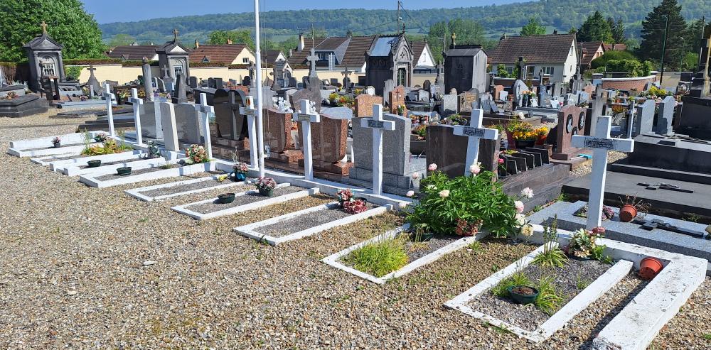 Franse Oorlogsgraven en Belgisch Oorlogsgraf Blangy-sur-Bresle #3