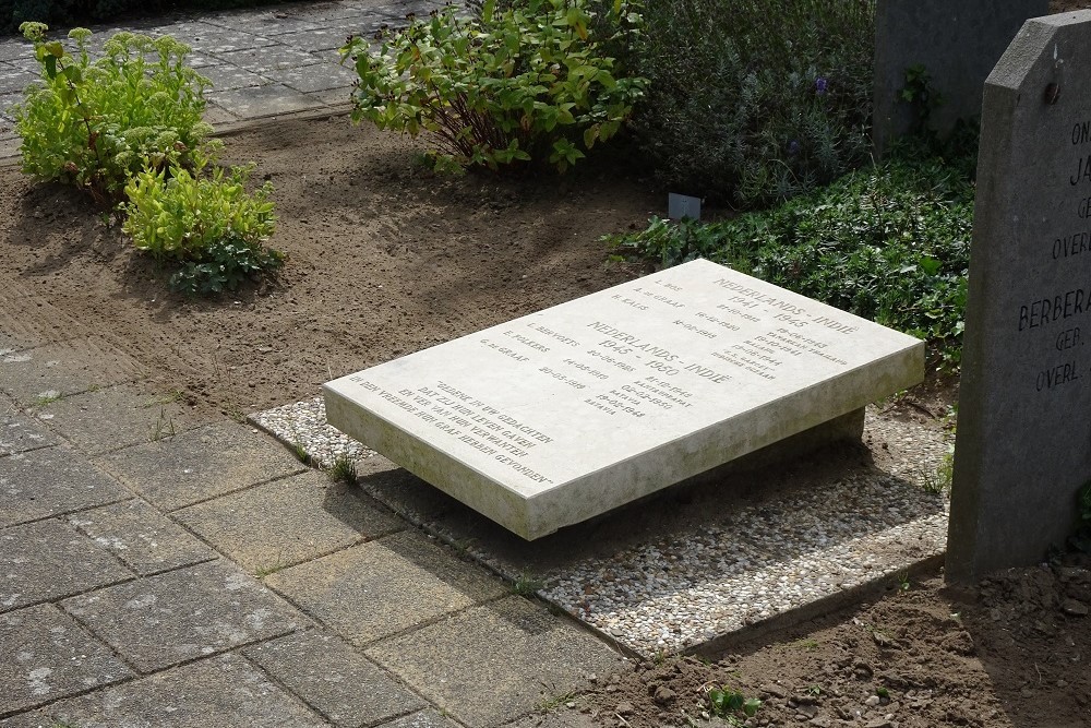 Dutch Indies Memorial General Cemetery Numansdorp #2