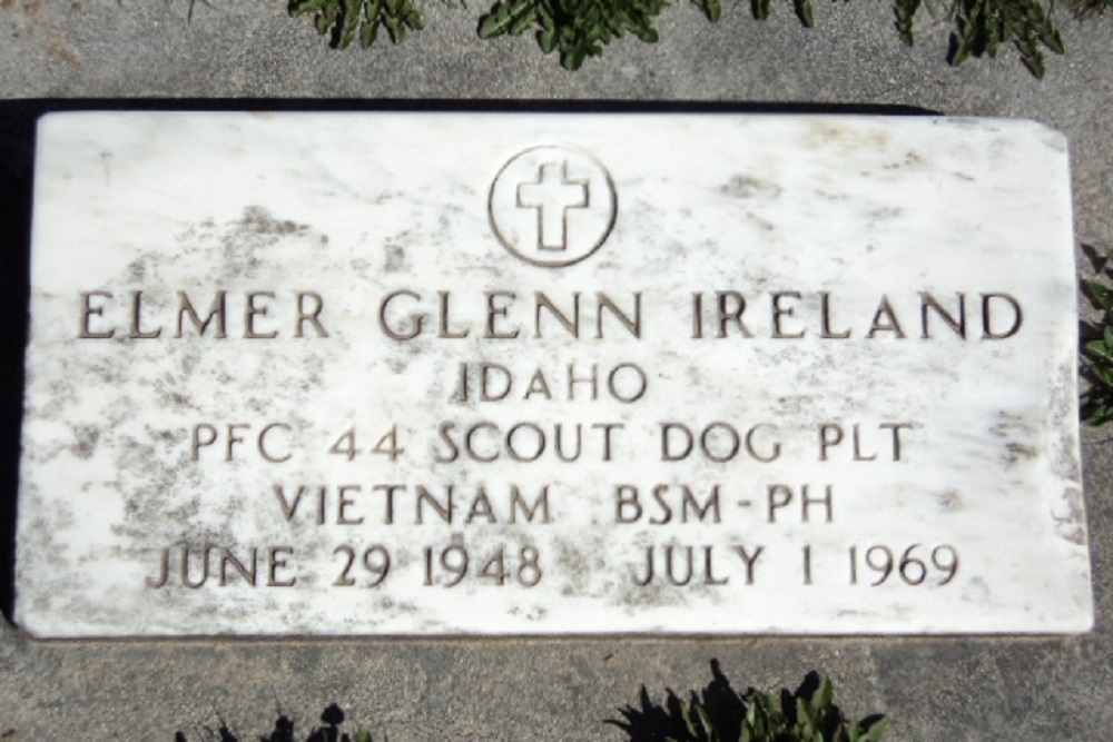 American War Grave Star Cemetery