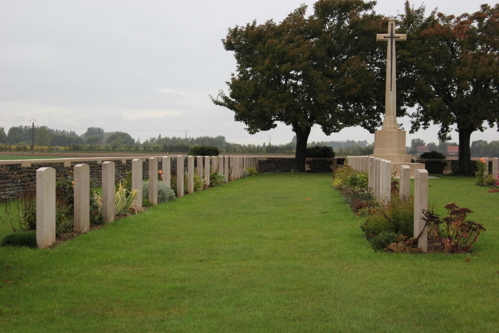 Commonwealth War Cemetery Rue-du-Bacquerot (13th London) #2