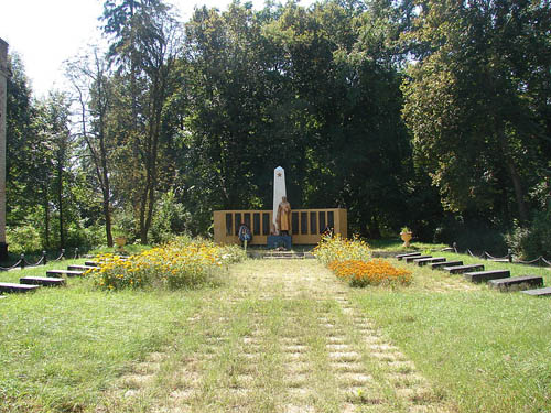 Sovjet Oorlogsbegraafplaats Kopyliv