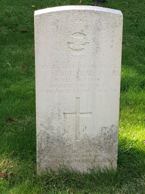 Commonwealth War Graves Biggin Hill Cemetery #5