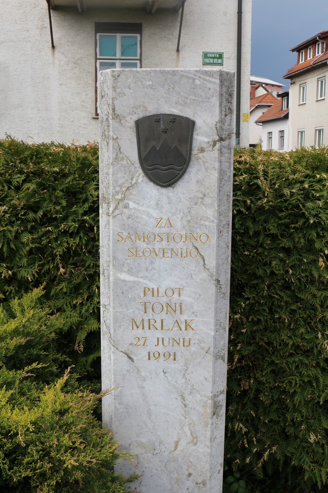 Monument Toni Mrlak #4