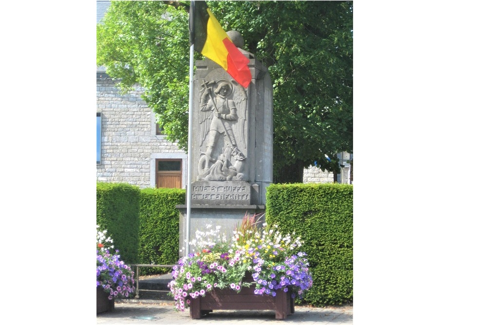 War Memorial Ave-et-Auffe