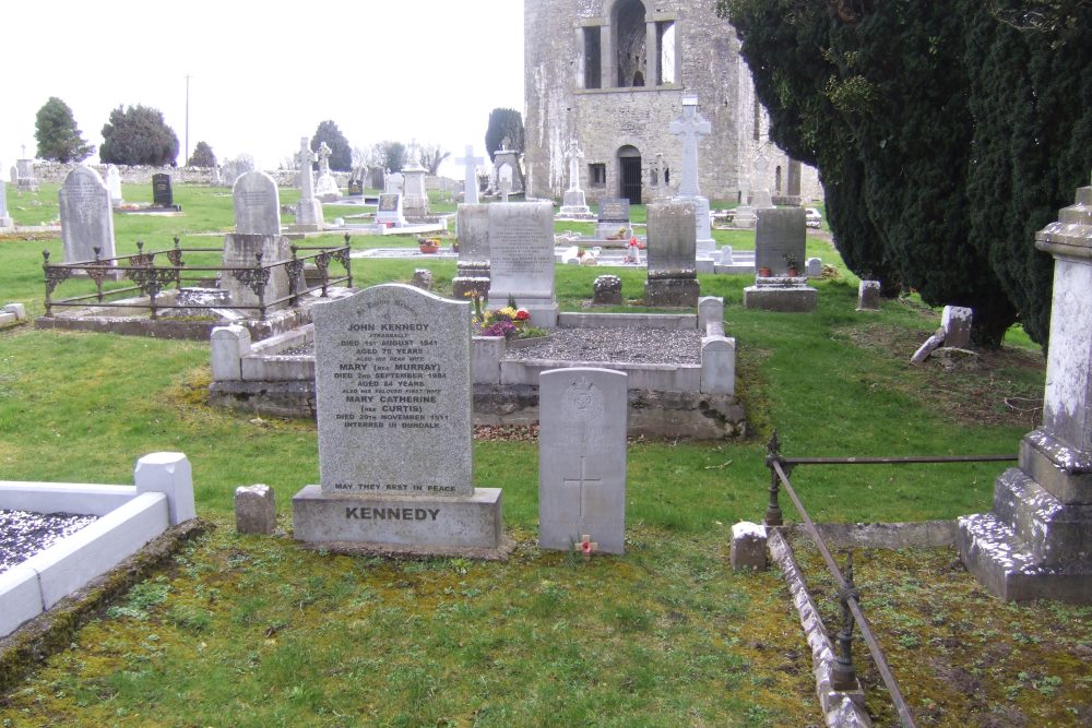 Commonwealth War Grave Oakvale Cemetery