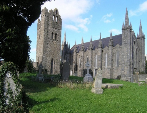 Oorlogsgraven van het Gemenebest St. Maelruan Church of Ireland Churchyard