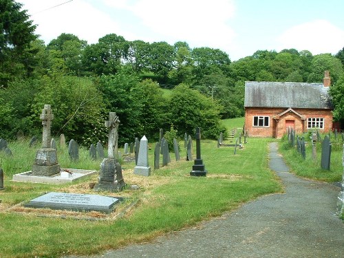 Commonwealth War Grave St. Beuno Churchyard