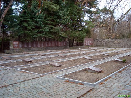 Sovjet Oorlogsbegraafplaats Liepāja