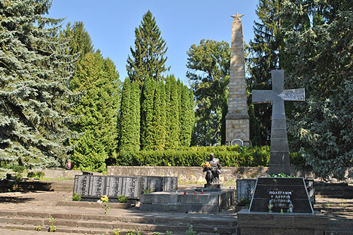 Sovjet Oorlogsgraven Mykulynetskyy Begraafplaats