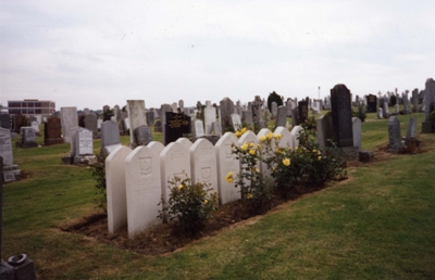 Oorlogsgraven Mount Vernon Roman Catholic Cemetery