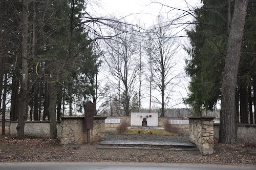 Sovjet Oorlogsbegraafplaats Stopini