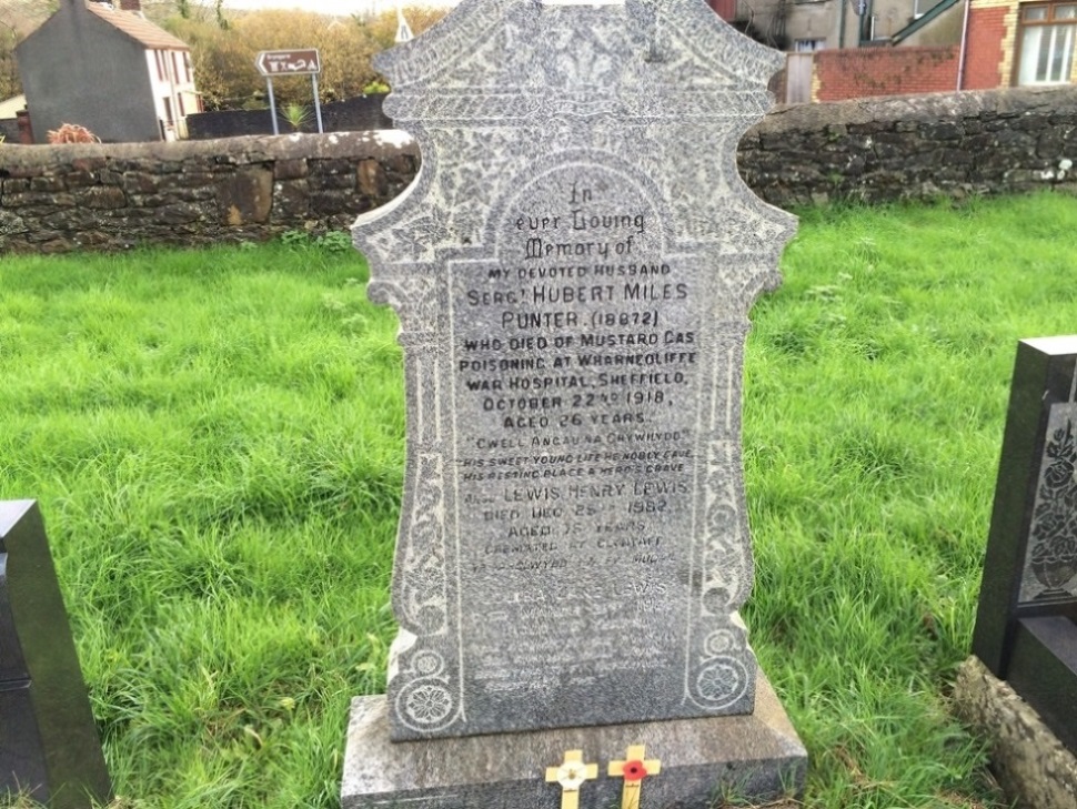 Commonwealth War Grave Betharran Welsh Congregational Chapelyard