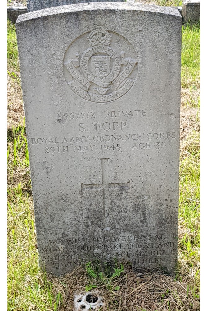 Commonwealth War Graves The Assumption Churchyard #2