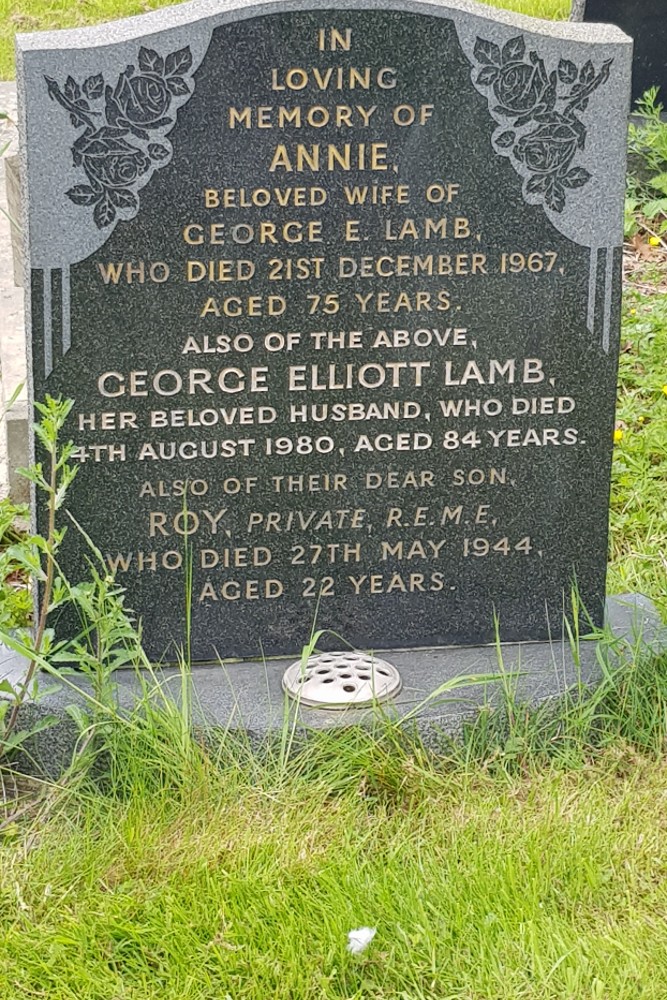 Oorlogsgraven van het Gemenebest St. Mary Churchyard #4