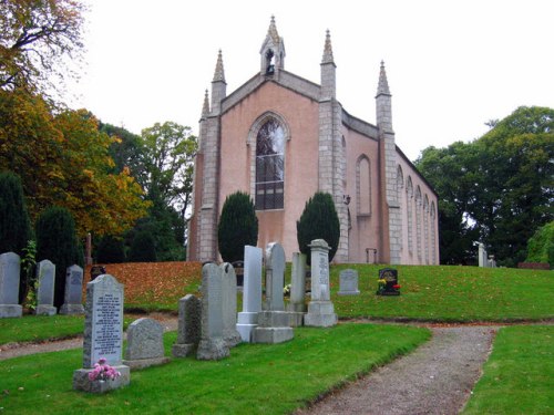 Commonwealth War Graves Drumoak New Parish Churchyard