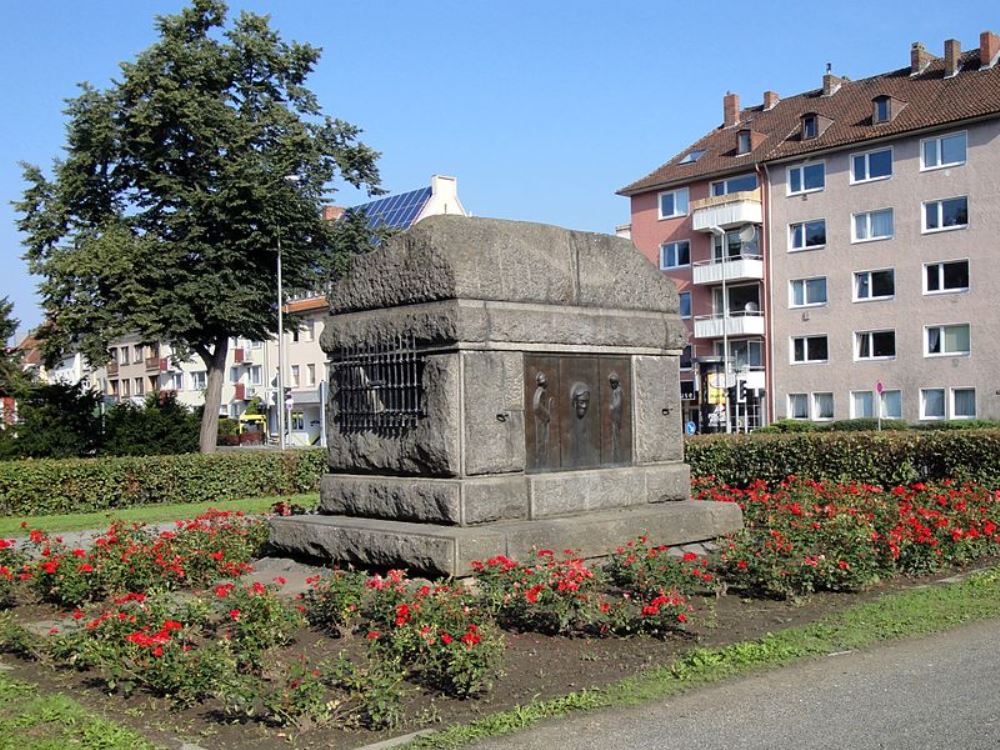 Oorlogsmonument en Restant Monument Keizer Wilhelm I