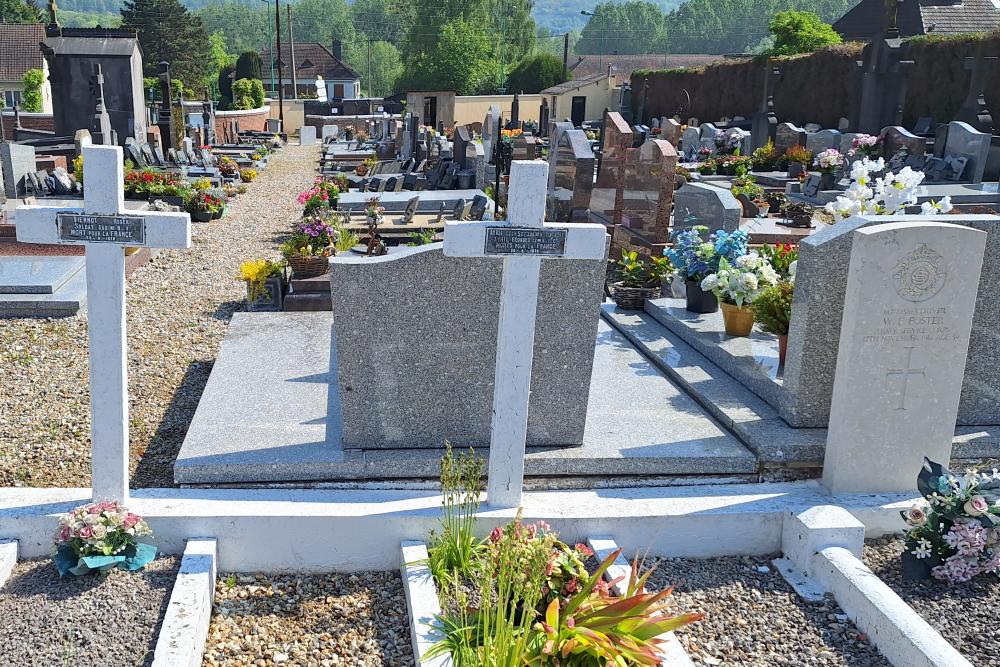Franse Oorlogsgraven en Belgisch Oorlogsgraf Blangy-sur-Bresle #1