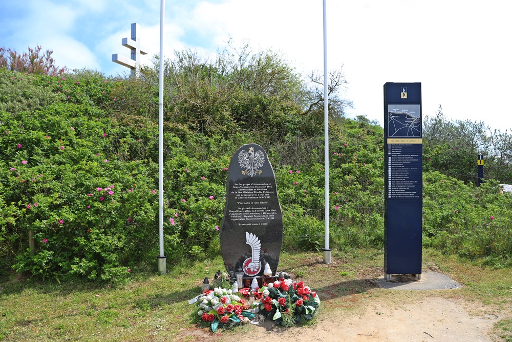 Monument 1e Poolse Pantserdivisie Graye-sur-Mer