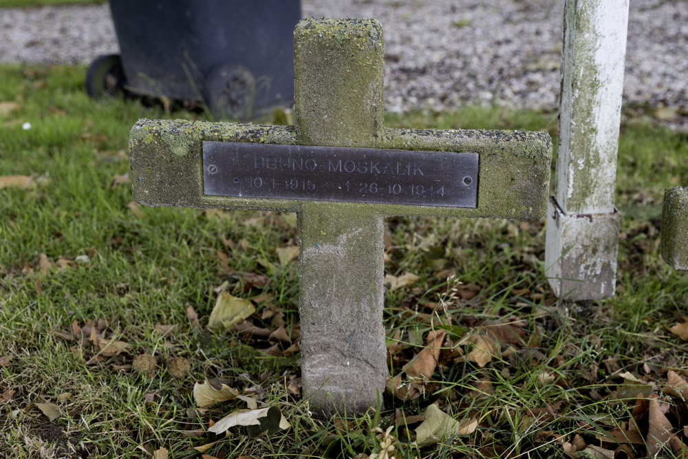 German War Graves Ophemert #3