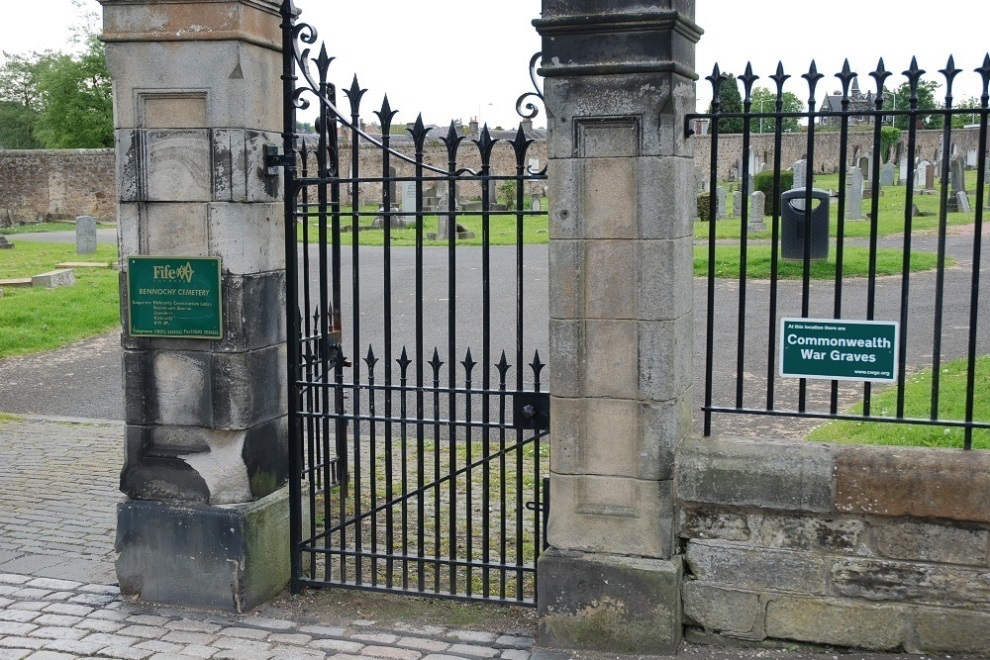 Commonwealth War Graves Bennochy Cemetery