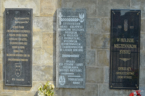 Memorials Nysa
