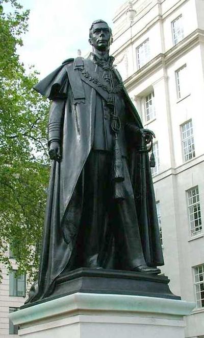 Statue George VI London