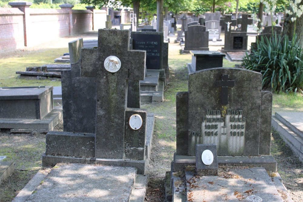 Belgian Graves Veterans Neerpelt	