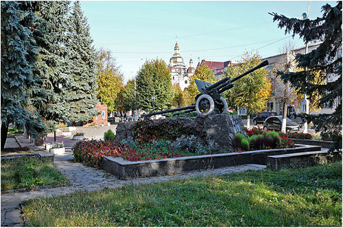 Liberation Memorial (76mm ZiS-3 M1942 Field Gun)