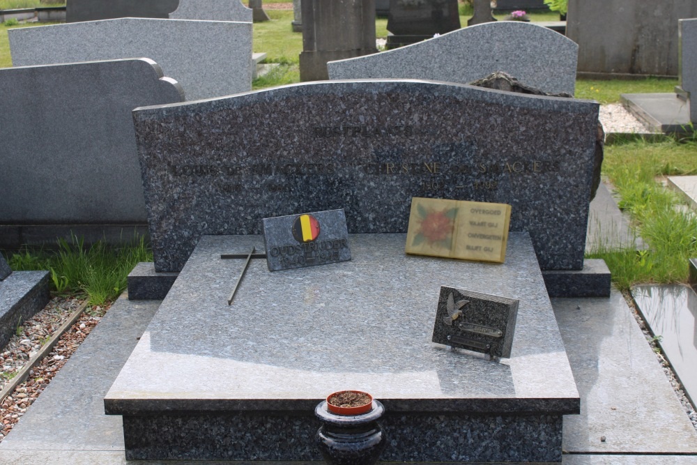 Belgian Graves Veterans Tessenderlo Cemetery Center