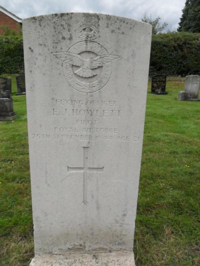 Commonwealth War Graves Towcester Cemetery
