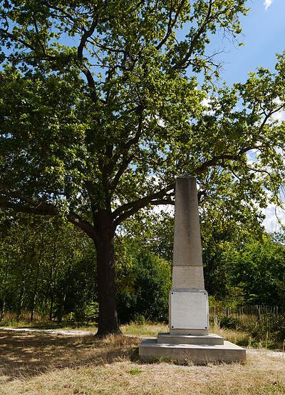 Monument Koloniale Soldaten Jardin Tropical