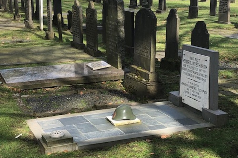 Nederlandse Oorlogsgraven Gemeentelijke Begraafplaats Rijssen